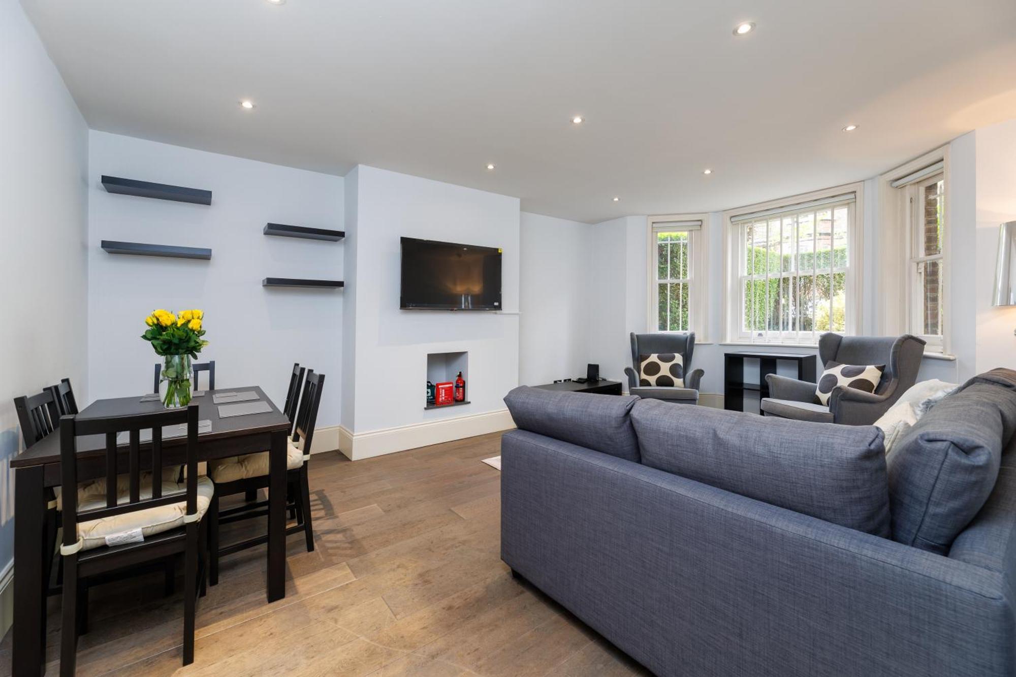 Apartment Spacious 2-bed Flat / 10 Mins From The Centre